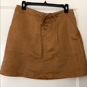 Cute and flirty suede (faux) mini skirt.